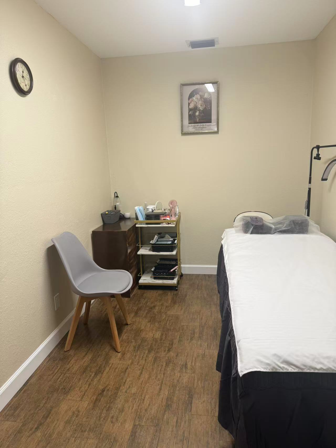 Professional eyelash extension service